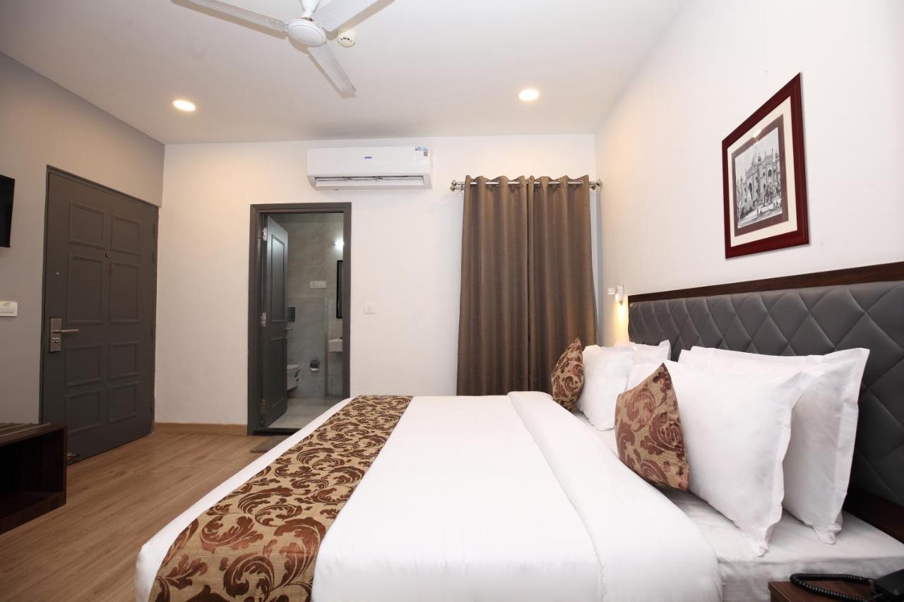 Hotel Click Transport Nagar 3*